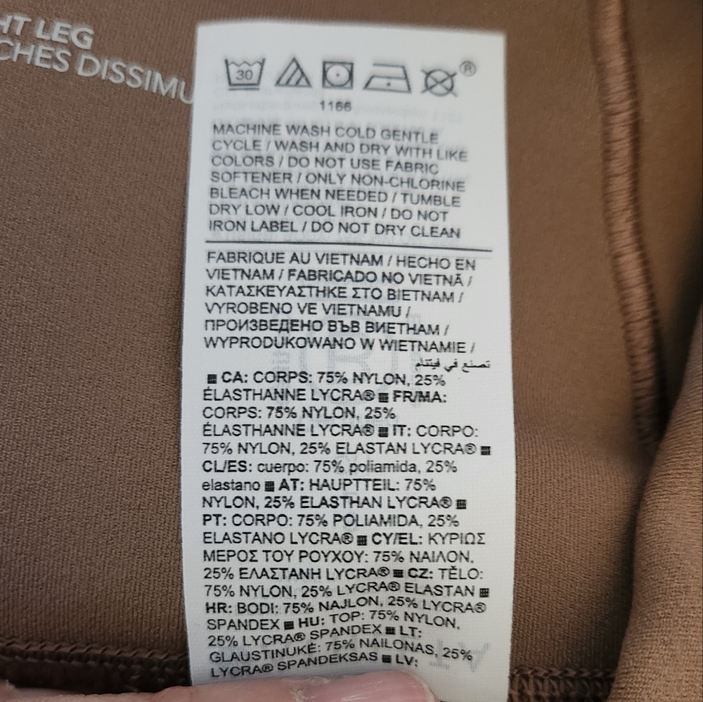 NWOT Athleta Transcend Stash Crop Straight Leg Rustic Beige Small - Picture 14 of 15